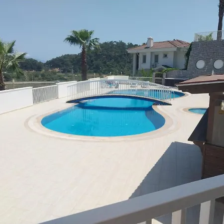 The Royal Links Two Bedroom Apartman *